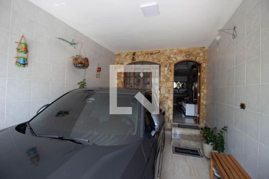 Garagem de casa para alugar com 2 quartos, 249m² em Vila Regina ( Zona Leste), São Paulo