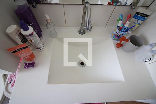Banheiro Social de apartamento para alugar com 3 quartos, 69m² em Planalto, São Bernardo do Campo