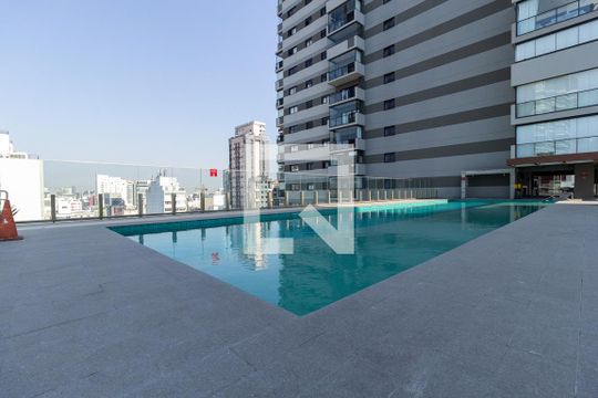 Área comum de kitnet/studio para alugar com 1 quarto, 36m² em Pinheiros, São Paulo