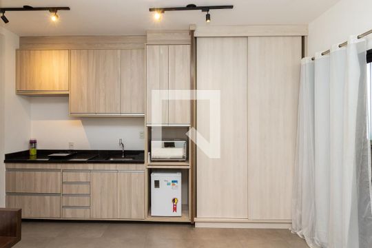 Cozinha de kitnet/studio para alugar com 1 quarto, 36m² em Pinheiros, São Paulo
