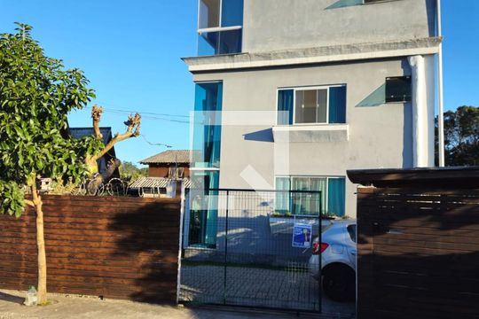 Fachada de apartamento para alugar com 4 quartos, 110m² em Cachoeira do Bom Jesus, Florianópolis