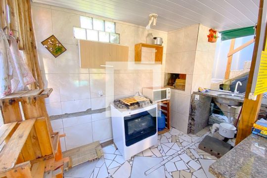 Cozinha de apartamento para alugar com 4 quartos, 110m² em Cachoeira do Bom Jesus, Florianópolis