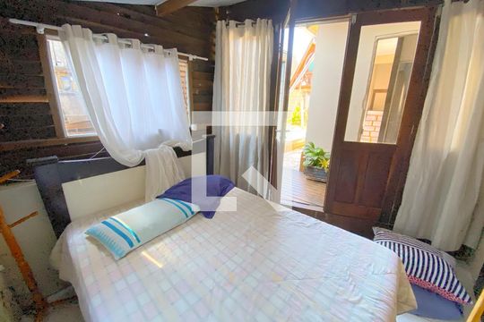 Quarto 1 de apartamento para alugar com 4 quartos, 110m² em Cachoeira do Bom Jesus, Florianópolis