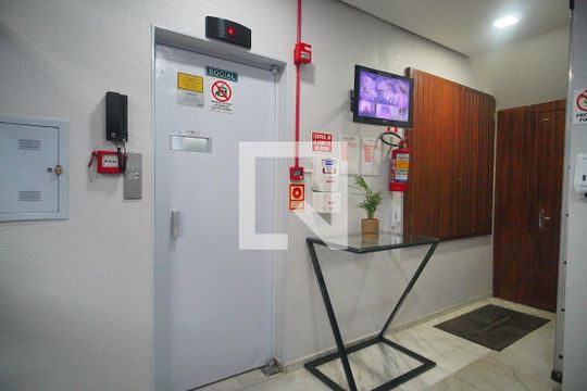 Hall de entrada de apartamento para alugar com 1 quarto, 66m² em Centro, São Leopoldo