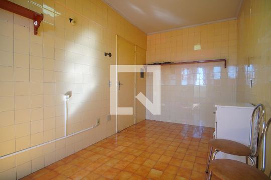 Cozinha de apartamento para alugar com 1 quarto, 66m² em Centro, São Leopoldo