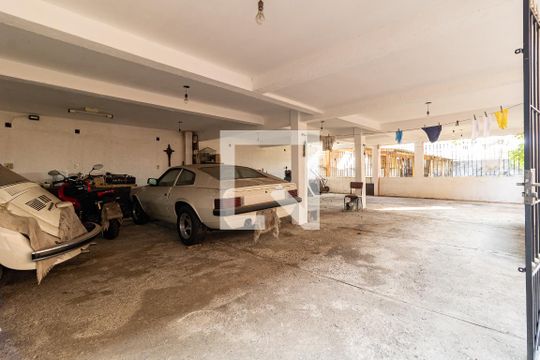 Garagem  de casa à venda com 4 quartos, 480m² em Vila Conde do Pinhal, São Paulo