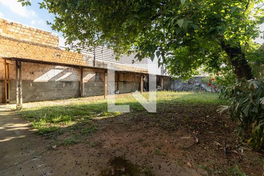 Quintal de casa à venda com 4 quartos, 480m² em Vila Conde do Pinhal, São Paulo