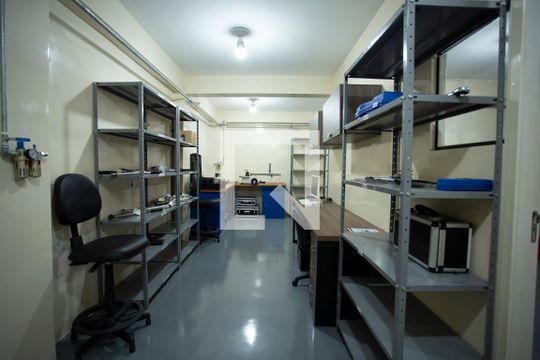 Garagem de casa à venda com 2 quartos, 162m² em Saúde, São Paulo