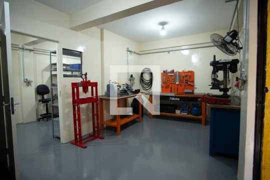 Garagem de casa à venda com 2 quartos, 162m² em Saúde, São Paulo