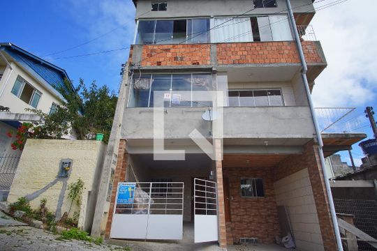 Fachada de casa para alugar com 1 quarto, 50m² em Saco dos Limões, Florianópolis