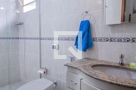 Banheiro Suíte 1 de casa à venda com 4 quartos, 300m² em Alípio de Melo, Belo Horizonte