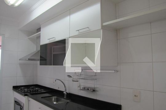 Cozinha de apartamento à venda com 2 quartos, 60m² em Vila Marieta, São Paulo