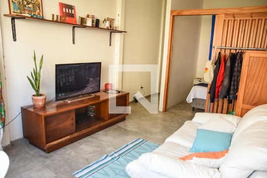 Sala de apartamento para alugar com 1 quarto, 42m² em Copacabana, Rio de Janeiro