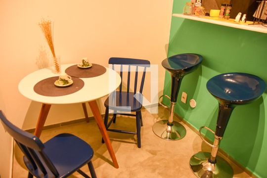 Sala 1 de apartamento para alugar com 1 quarto, 42m² em Copacabana, Rio de Janeiro