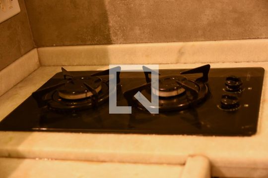 Cozinha de apartamento para alugar com 1 quarto, 42m² em Copacabana, Rio de Janeiro