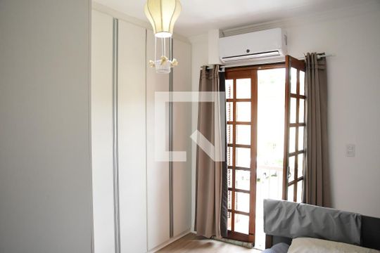 Quarto 1 de casa de condomínio para alugar com 3 quartos, 90m² em Jardim Barbacena, Cotia