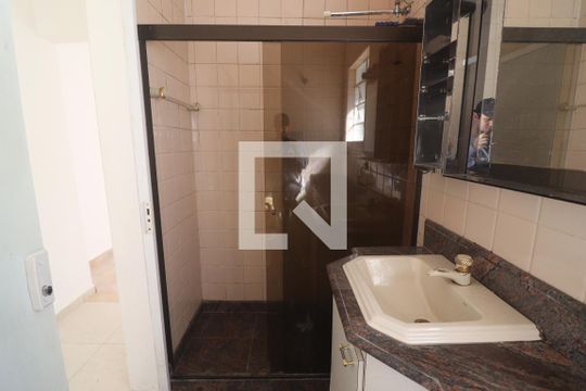 Banheiro  de casa à venda com 3 quartos, 150m² em Chora Menino, São Paulo