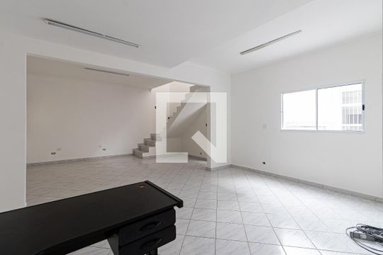Casa para alugar com 2 quartos, 100m² em Chácara Santo Antônio (zona Leste), São Paulo