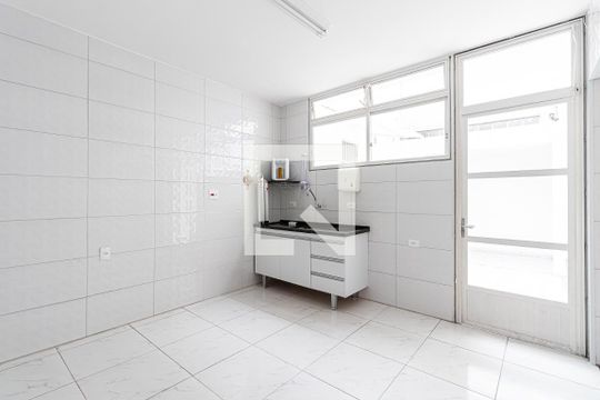 Cozinha de casa para alugar com 2 quartos, 100m² em Chácara Santo Antônio (zona Leste), São Paulo