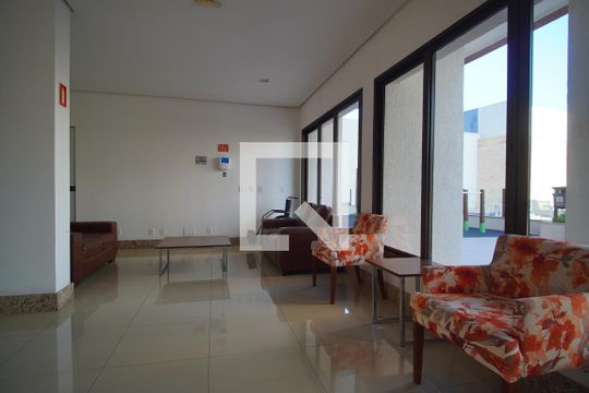 Hall de Entrada de apartamento à venda com 3 quartos, 81m² em Santa Maria Goretti, Porto Alegre