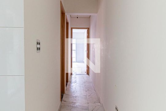 Corredor de apartamento para alugar com 2 quartos, 55m² em Vila Homero Thon, Santo André