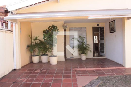 Garagem de casa à venda com 2 quartos, 150m² em Grupo Residencial do Iapc, Campinas