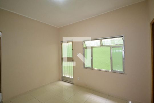 Sala de casa para alugar com 1 quarto, 122m² em Centro, Nilópolis