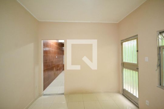 Sala de casa para alugar com 1 quarto, 122m² em Centro, Nilópolis