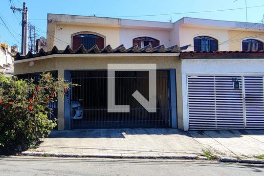 Fachada de casa à venda com 3 quartos, 116m² em Jardim Guapira, São Paulo