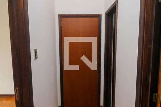 Corredor de apartamento para alugar com 2 quartos, 90m² em Glória, Rio de Janeiro