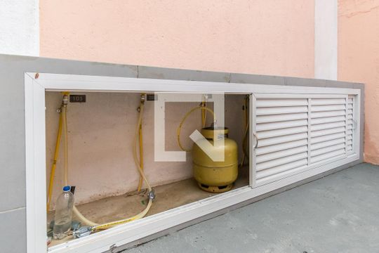 Área comum - Depósito de GLP de kitnet/studio para alugar com 1 quarto, 20m² em Penha, Rio de Janeiro