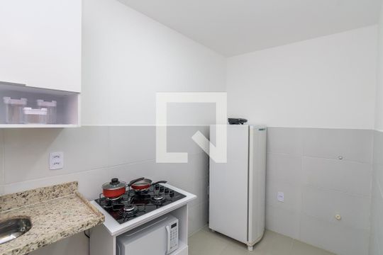 Cozinha de kitnet/studio para alugar com 1 quarto, 20m² em Penha, Rio de Janeiro