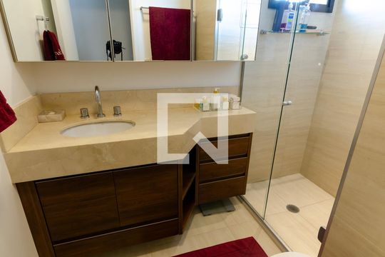 Banheiro da Suíte 1 de apartamento para alugar com 2 quartos, 102m² em Campo Belo, São Paulo