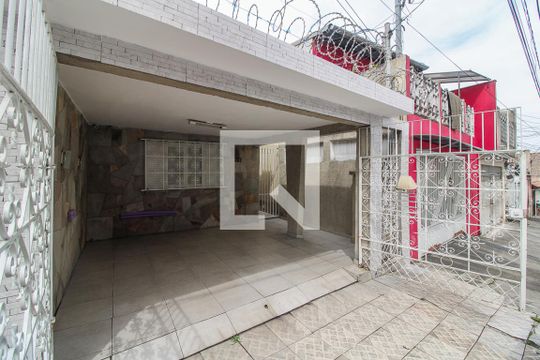 Fachada de casa à venda com 2 quartos, 96m² em Vila Paranaguá, São Paulo