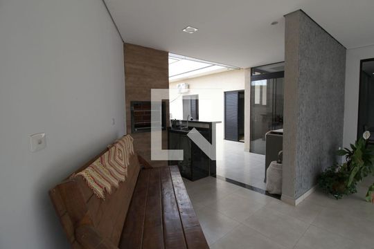Área externa de casa de condomínio para alugar com 3 quartos, 230m² em Jardim Novo Horizonte , Sorocaba