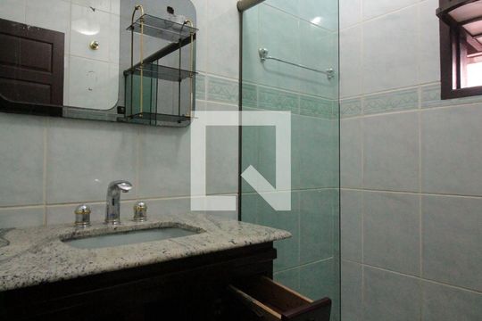 Banheiro de casa à venda com 7 quartos, 360m² em Rio Branco, Belo Horizonte