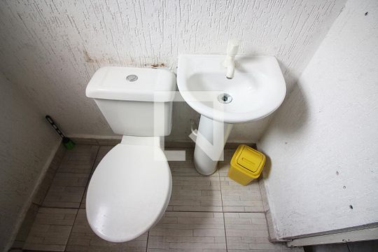 Banheiro Social de casa para alugar com 1 quarto, 40m² em Nova Petrópolis, São Bernardo do Campo