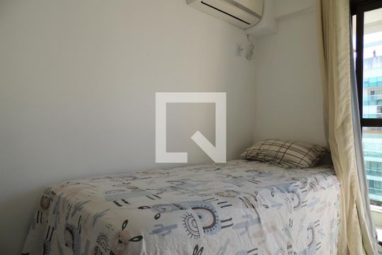 Quarto 2  de apartamento para alugar com 3 quartos, 76m² em Jacarepaguá, Rio de Janeiro