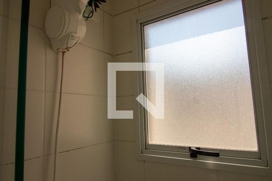Banheiro de apartamento para alugar com 2 quartos, 46m² em Jardim Helga, São Paulo
