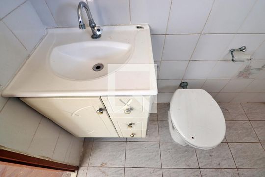 Banheiro do Quarto 1 - Suíte de casa à venda com 3 quartos, 100m² em Santa Maria, Santo André