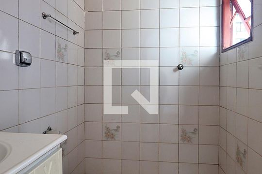 Banheiro do Quarto 1 - Suíte de casa à venda com 3 quartos, 100m² em Santa Maria, Santo André
