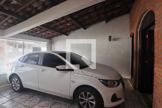 Garagem de casa à venda com 3 quartos, 100m² em Santa Maria, Santo André