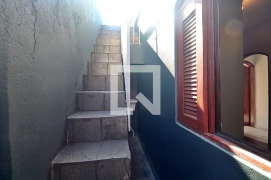 Quintal lateral de casa à venda com 3 quartos, 100m² em Santa Maria, Santo André