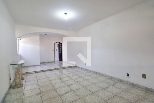 Sala de casa à venda com 3 quartos, 100m² em Santa Maria, Santo André