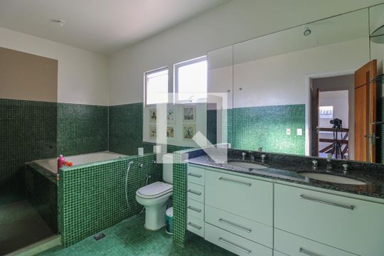 Suíte 1 - Banheiro de casa de condomínio à venda com 5 quartos, 520m² em Recreio dos Bandeirantes, Rio de Janeiro