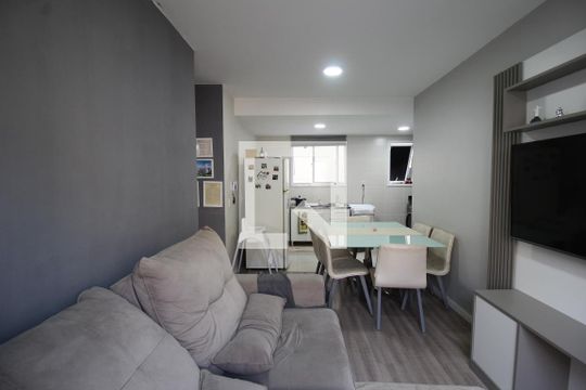 Apartamento à venda com 2 quartos, 48m² em Olaria, Canoas