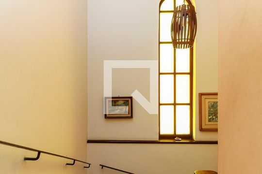 Corredor de casa à venda com 4 quartos, 147m² em Chácara Santo Antônio (zona Sul), São Paulo