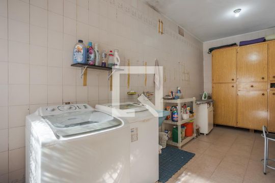Área de Serviço de casa à venda com 5 quartos, 400m² em Chácara das Pedras, Porto Alegre