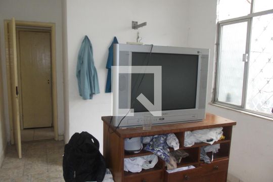 Sala de casa à venda com 4 quartos, 270m² em Sampaio, Rio de Janeiro