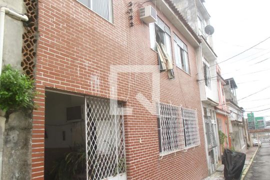 Fachada de casa à venda com 4 quartos, 270m² em Sampaio, Rio de Janeiro